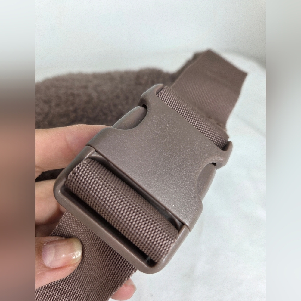 Reebok OS Brown Fleece Belt Bag / Fanny Pack - Picture 9 of 13